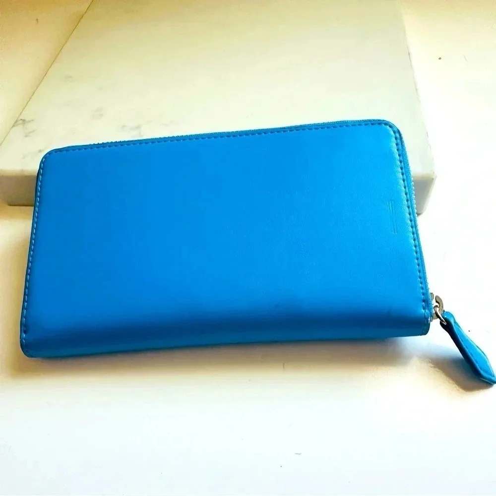 Vera Bradley Coastal Blue Faux Leather RFID Large Zip Around Wallet - Picture 2 of 10